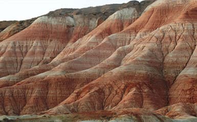 Reddish mountain image