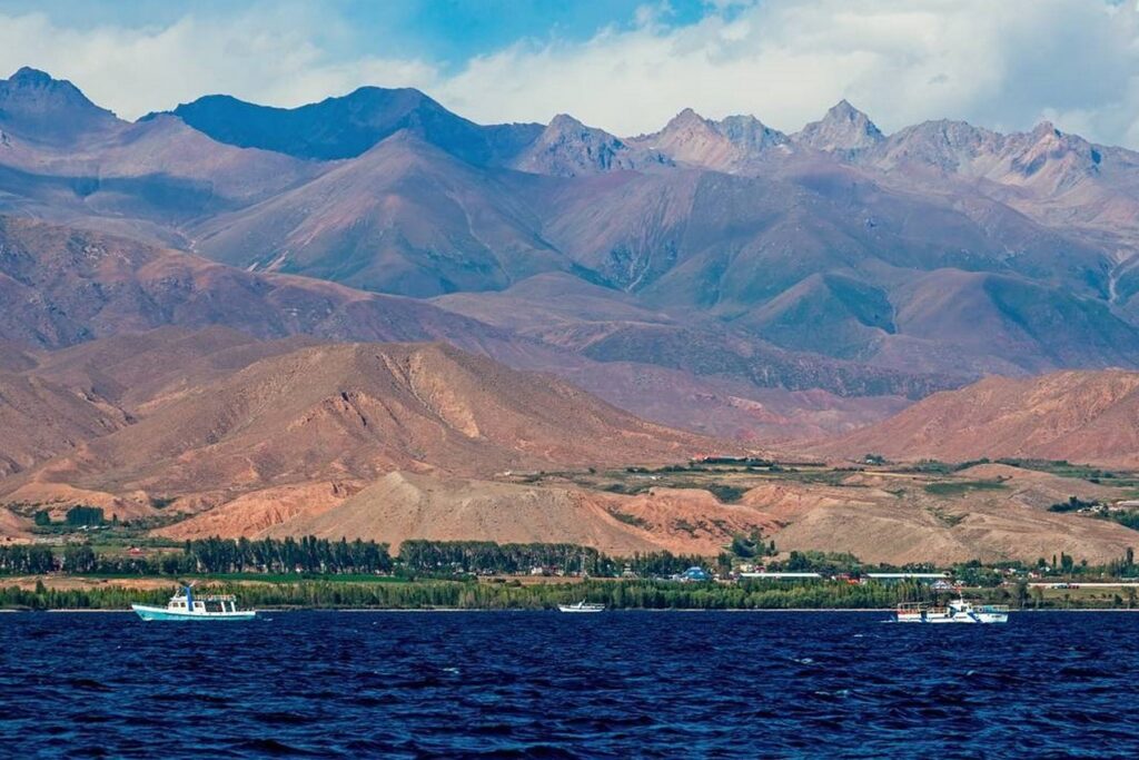 issyk-kul-lake image-3